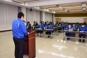 活動内容について報告する営農部事業推進委員会のメンバー