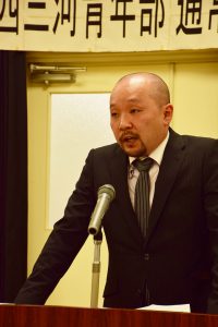 就任あいさつを行う斉藤新部長