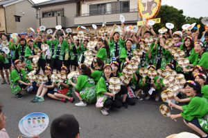 ちょリスうちわで「JA」の形を作るJA西三河チーム