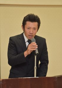 就任あいさつする三上新部会長